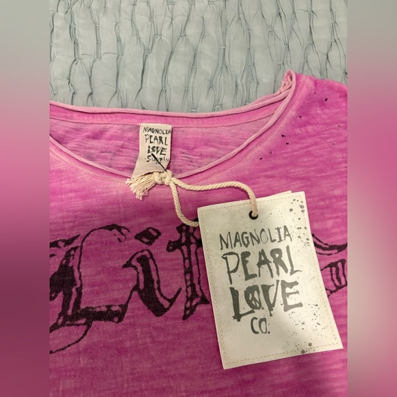 Magnolia Pearl
Magnolia Pearl Lifesurfer T in Allium top 1507 - Picture 7 of 11